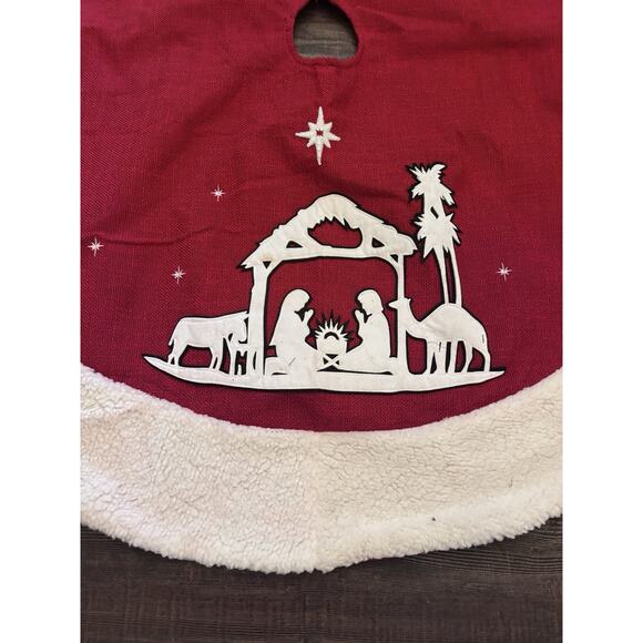 Nativity Scene Christmas Tree Skirt Jesus 48" Felt Red White Fur Holiday - Picture 3 of 9
